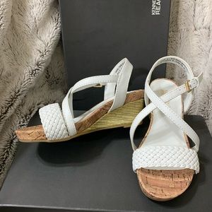 Girls Kenneth Cole Sandals - White Sz 13